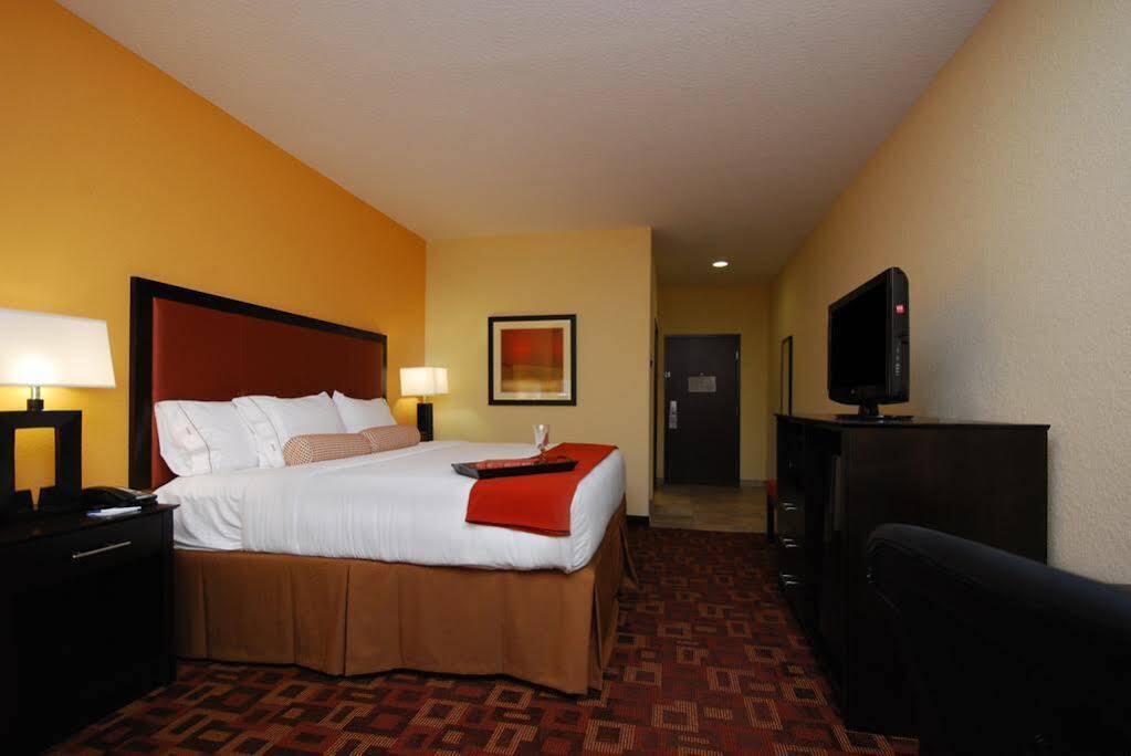 Express & By Ihg Hotel 3*